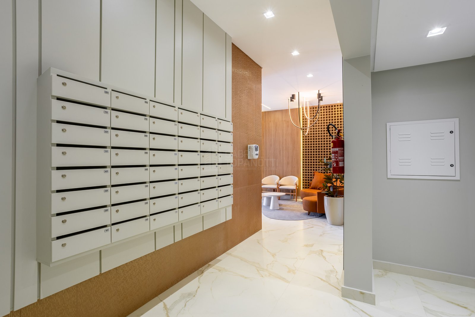 17-Fachada e Hall Pianezzi Internet