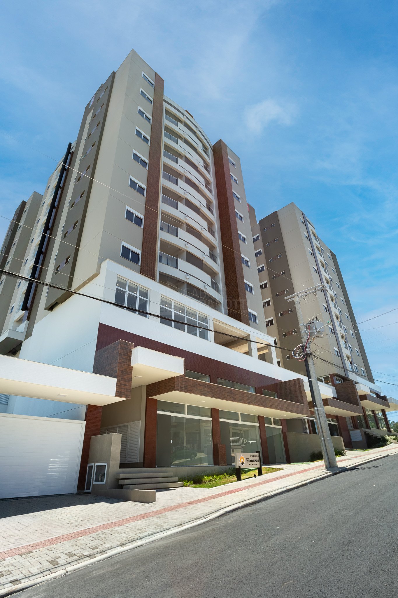 2-Fachada e Hall Pianezzi Internet