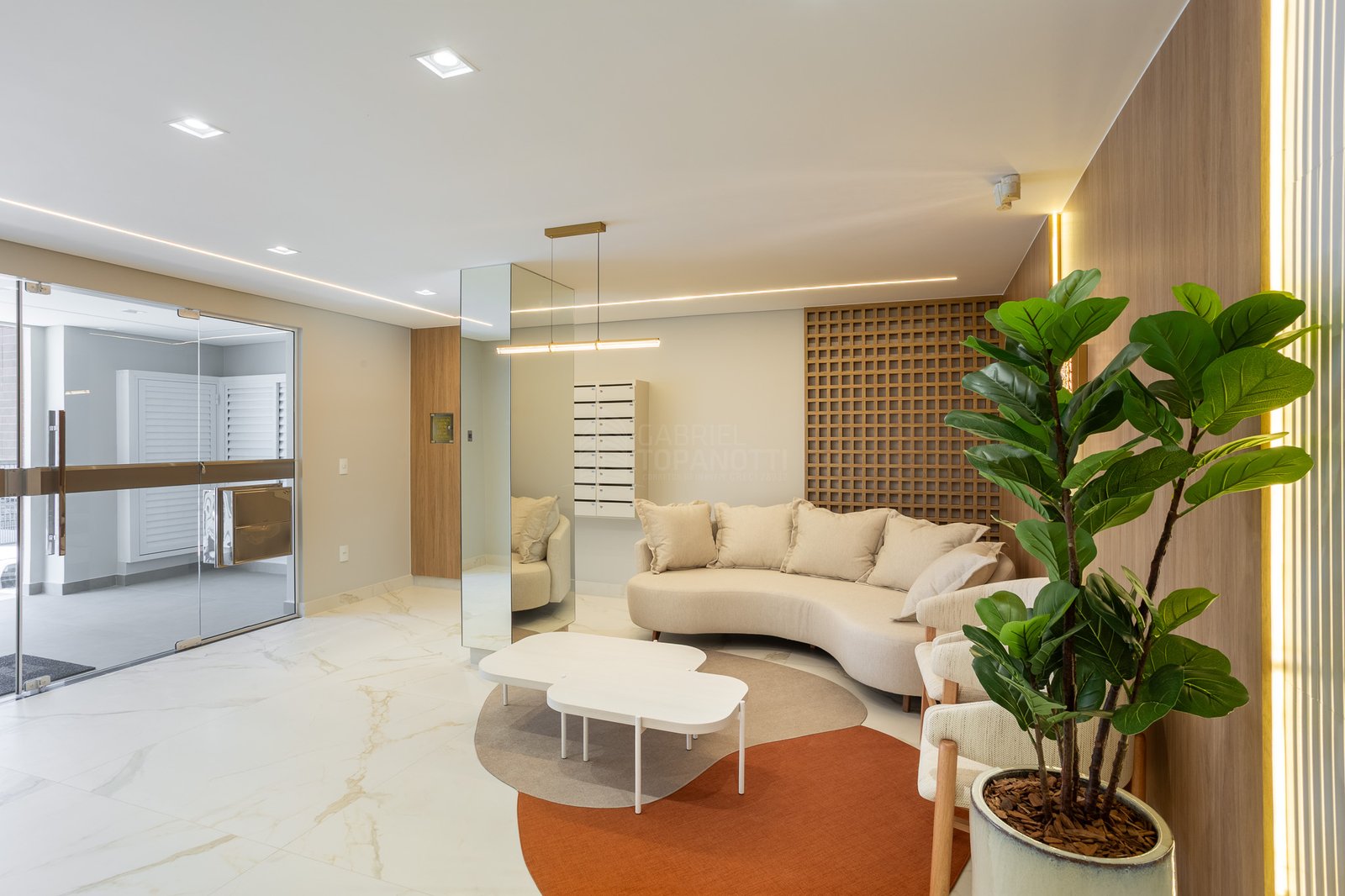 21-Fachada e Hall Pianezzi Internet