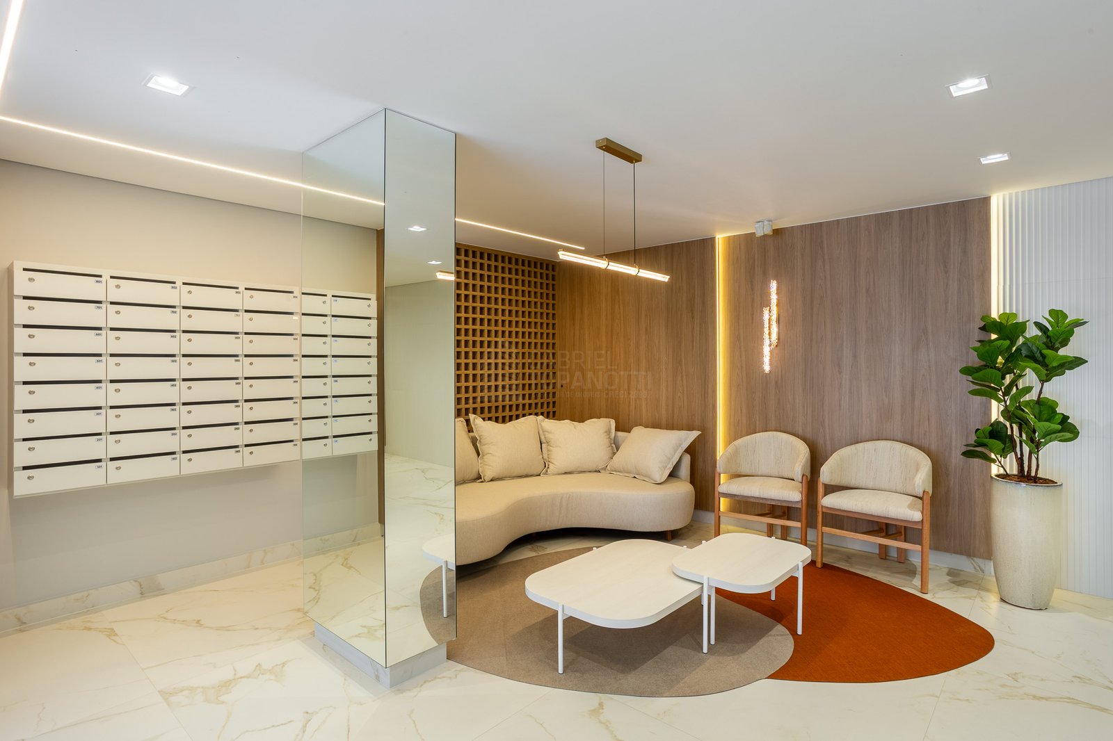 24-Fachada e Hall Pianezzi Internet