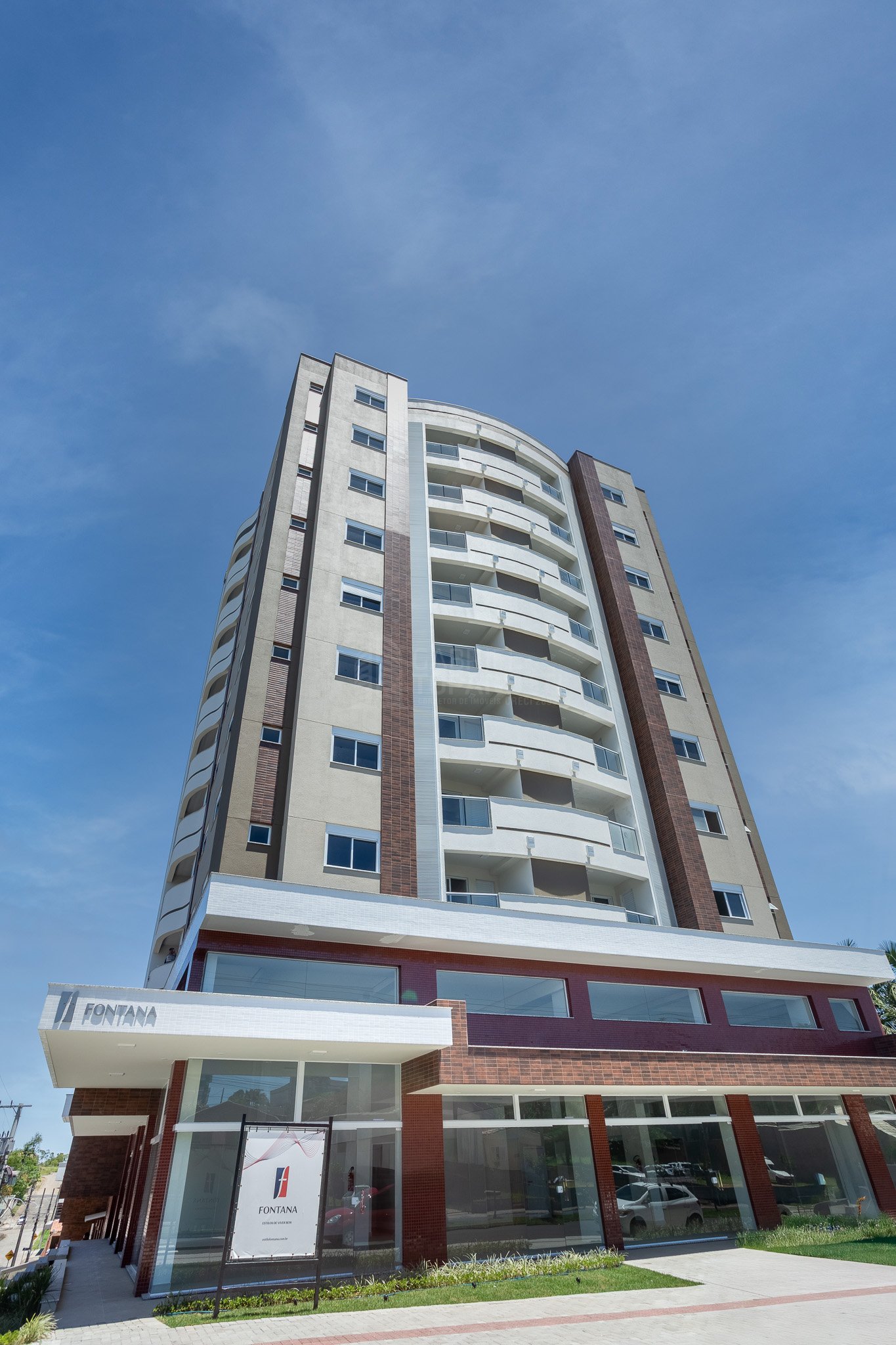 3-Fachada e Hall Pianezzi Internet