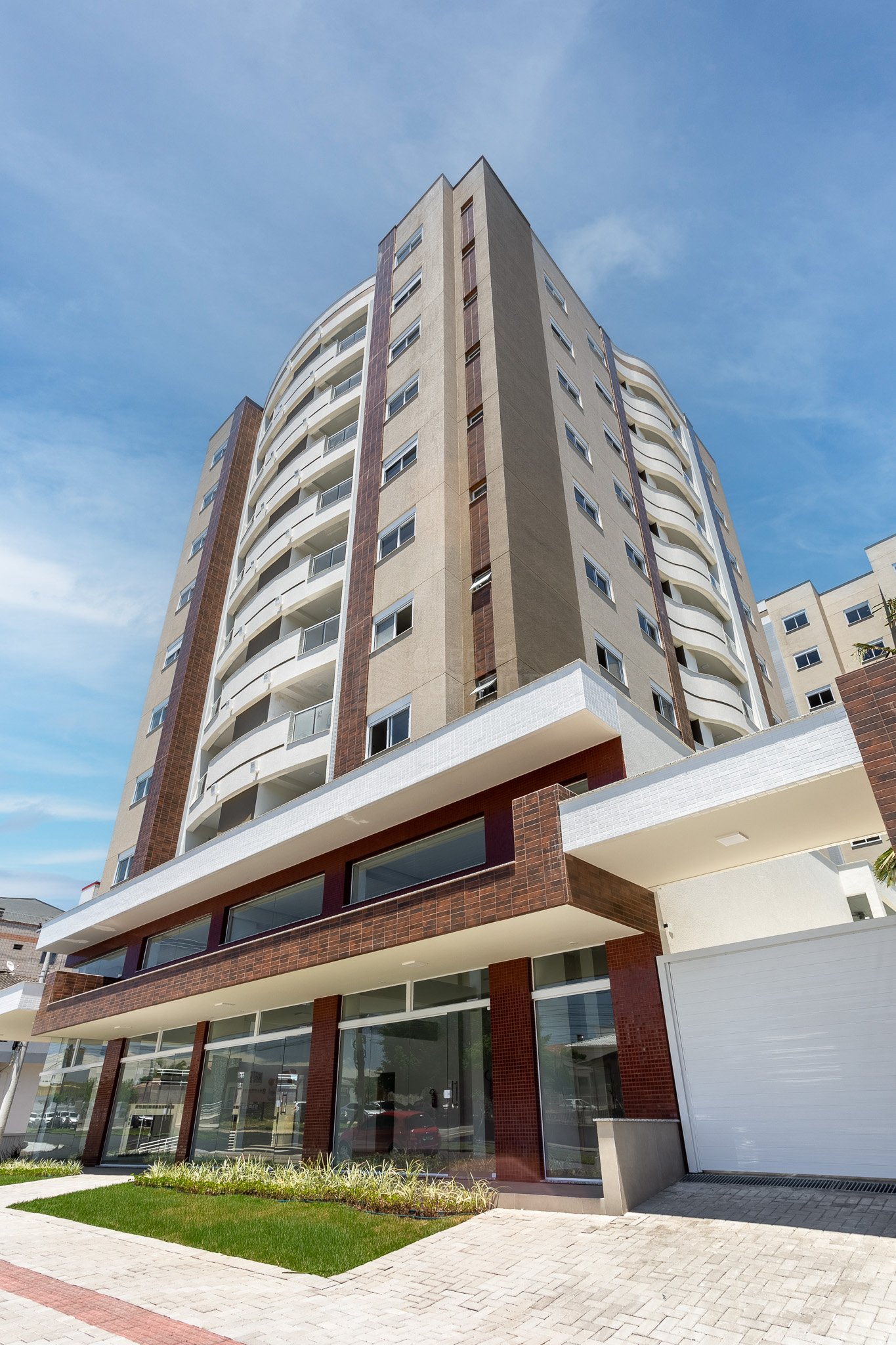 4-Fachada e Hall Pianezzi Internet