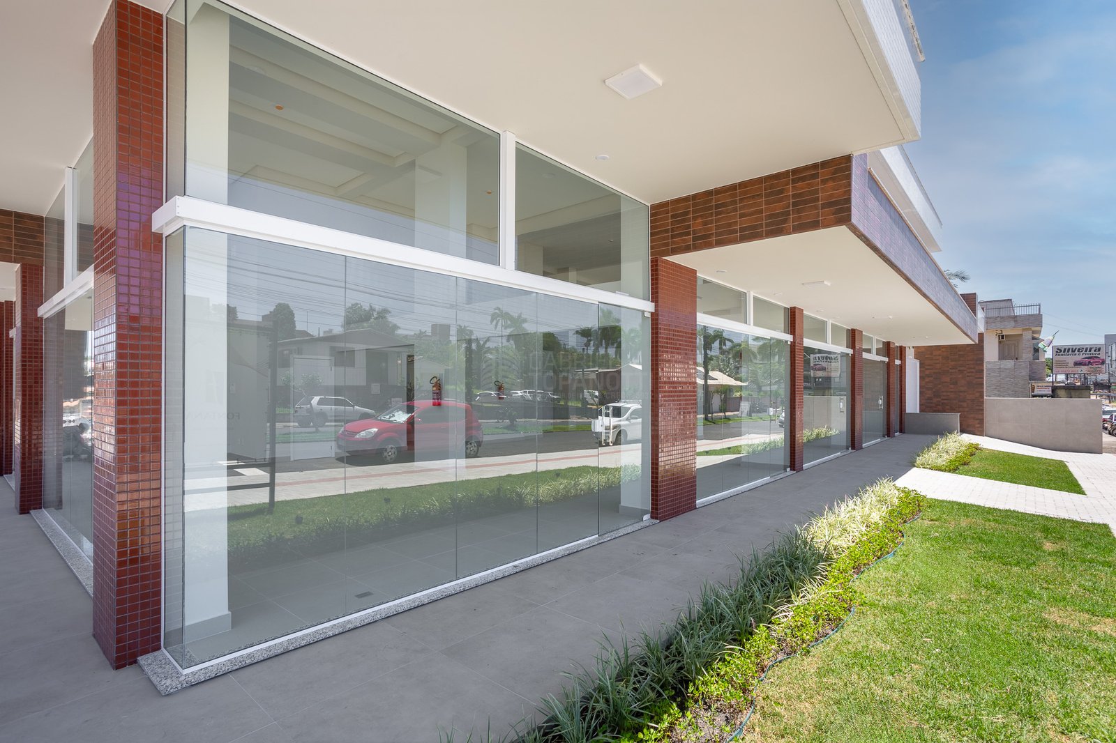 9-Fachada e Hall Pianezzi Internet